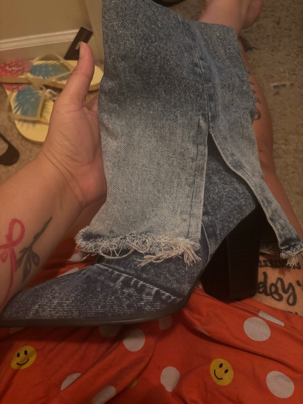 Denim Frayed Hem Ankle Jeans - Blue